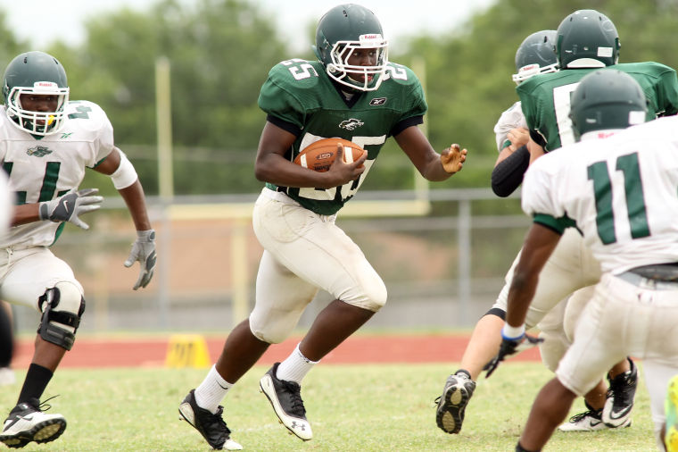 Green edges White in Ellison spring game
